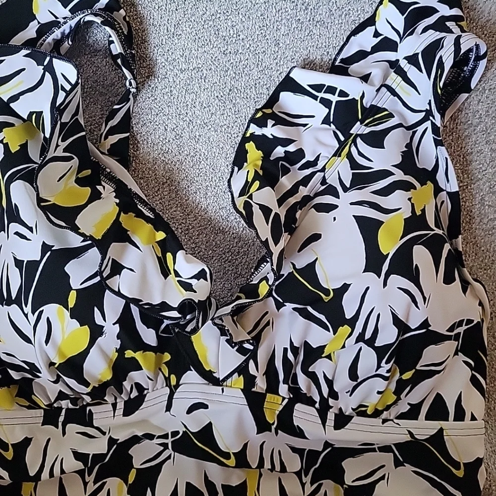 DKNY  Women Floral  Piece Swimsuit - Black, White, Yellow Size XL